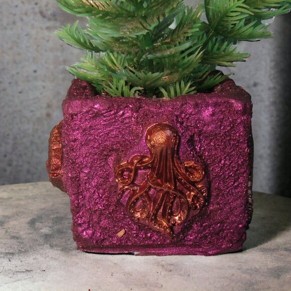 Aquarium Decoration - Purple Sea Animals with Tall Green Plants. - Picture 5 of 7